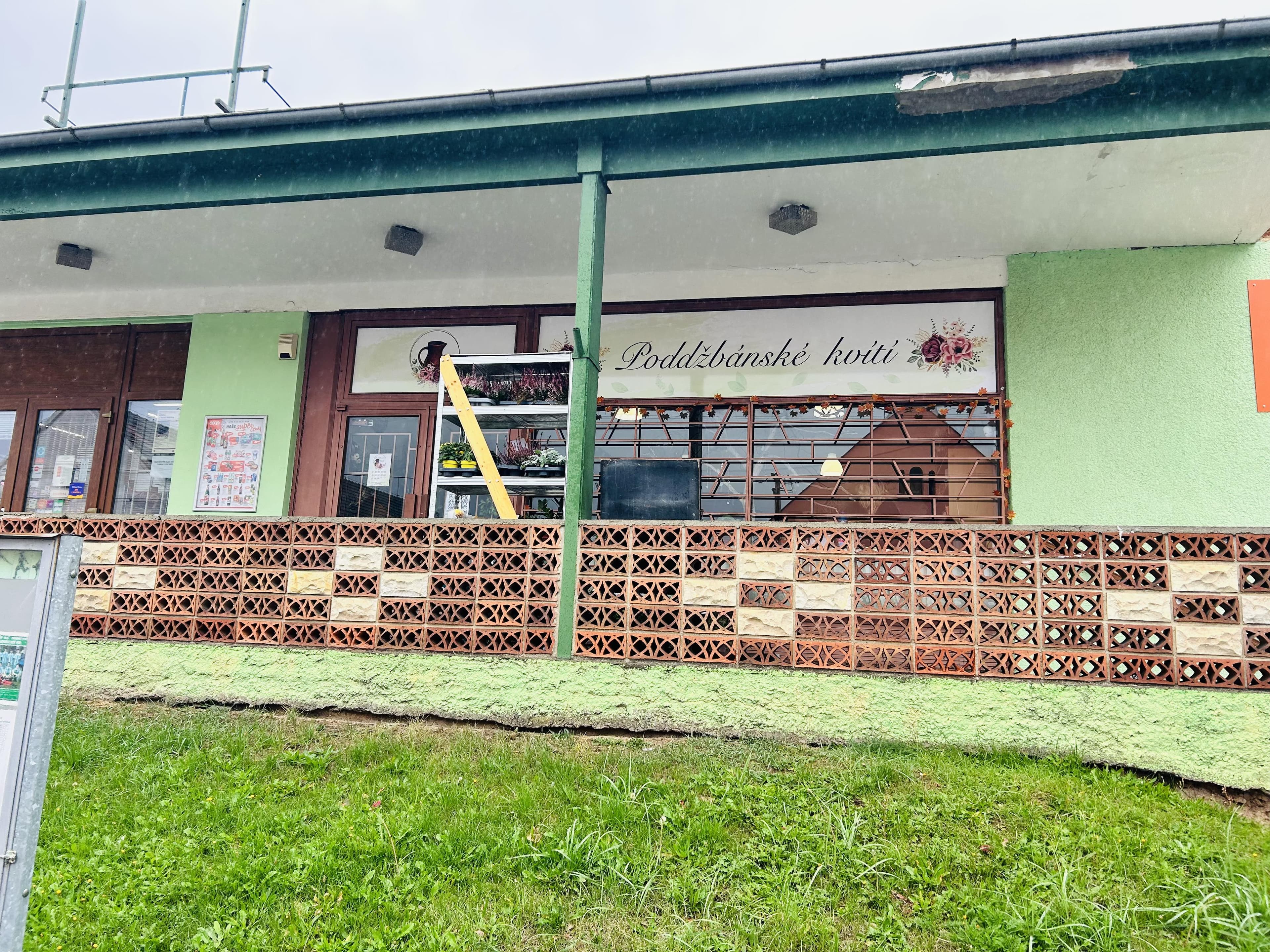 Kamenná prodejna Poddžbanské kvítí